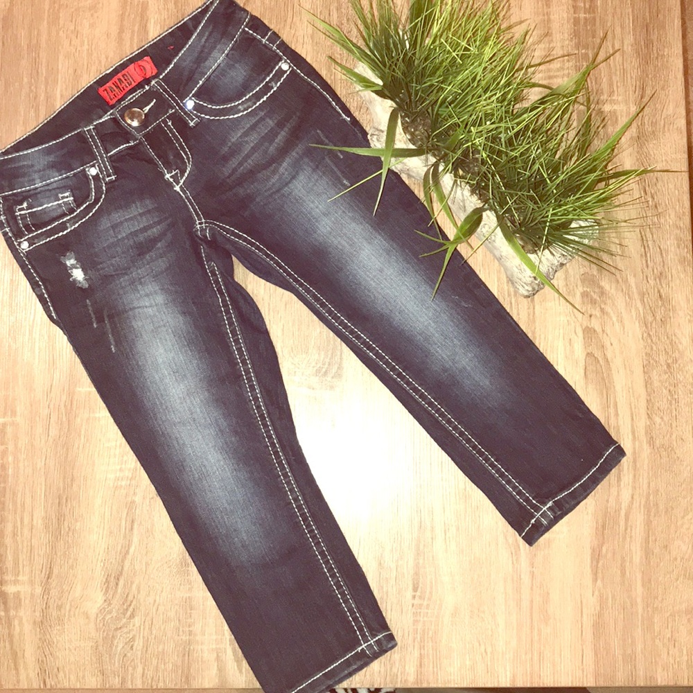 Zanadi Distressed Capri’s